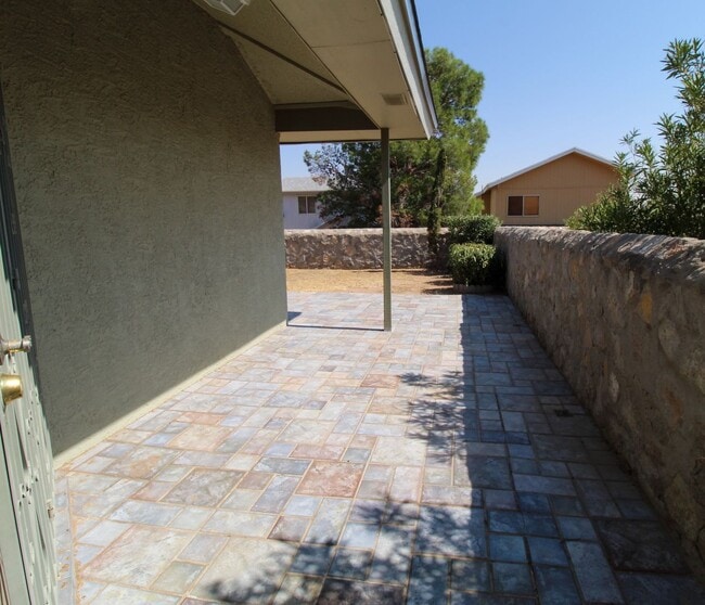 Building Photo - 11150 Loma Grande Dr