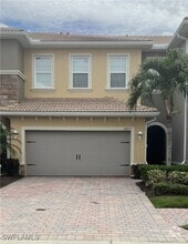 Building Photo - 10833 Alvara Way