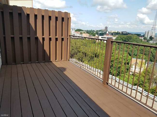 Foto del edificio - 2 br, 1.5 bath Townhome - 43 Bailey Avenue