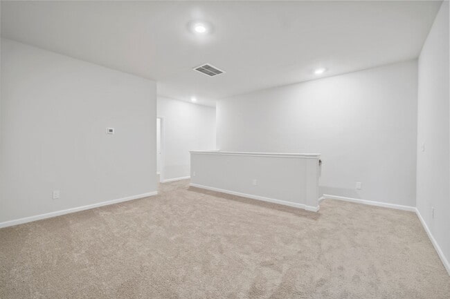 Building Photo - Like Brand New Luxury Townhome in Matthews!
