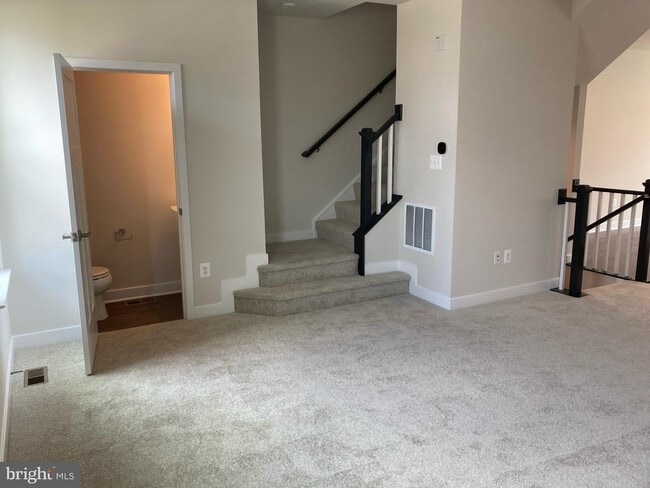 Building Photo - 5942 Garden Walk Dr