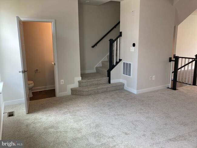 Foto del edificio - 5942 Garden Walk Dr
