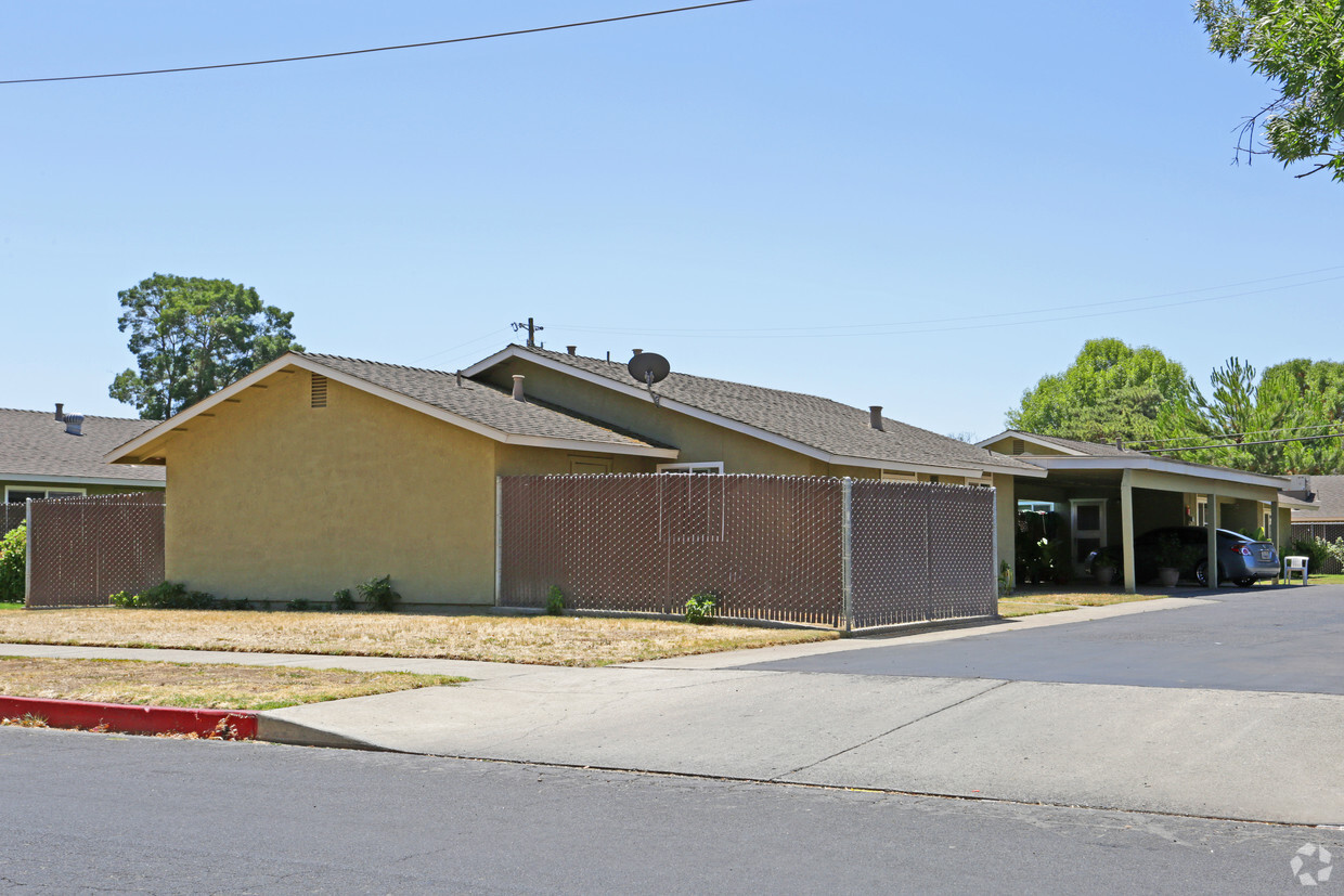 Building Photo - Merced Golden Apartments