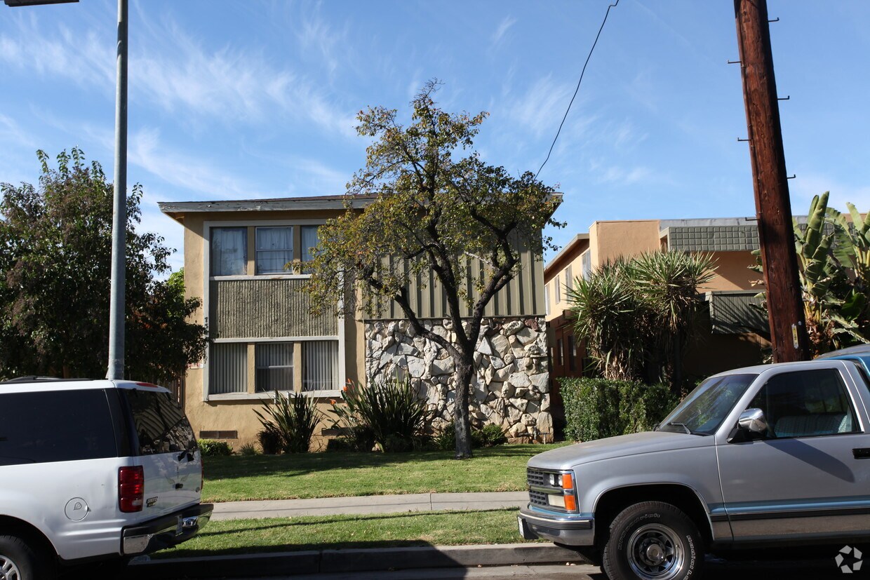 Building Photo - 7341 Variel Ave