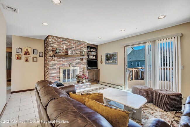 Foto del edificio - 1637 Holbrook St