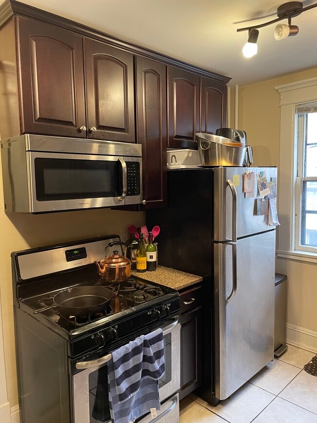 Kitchen - 2409 Fremont Ave S
