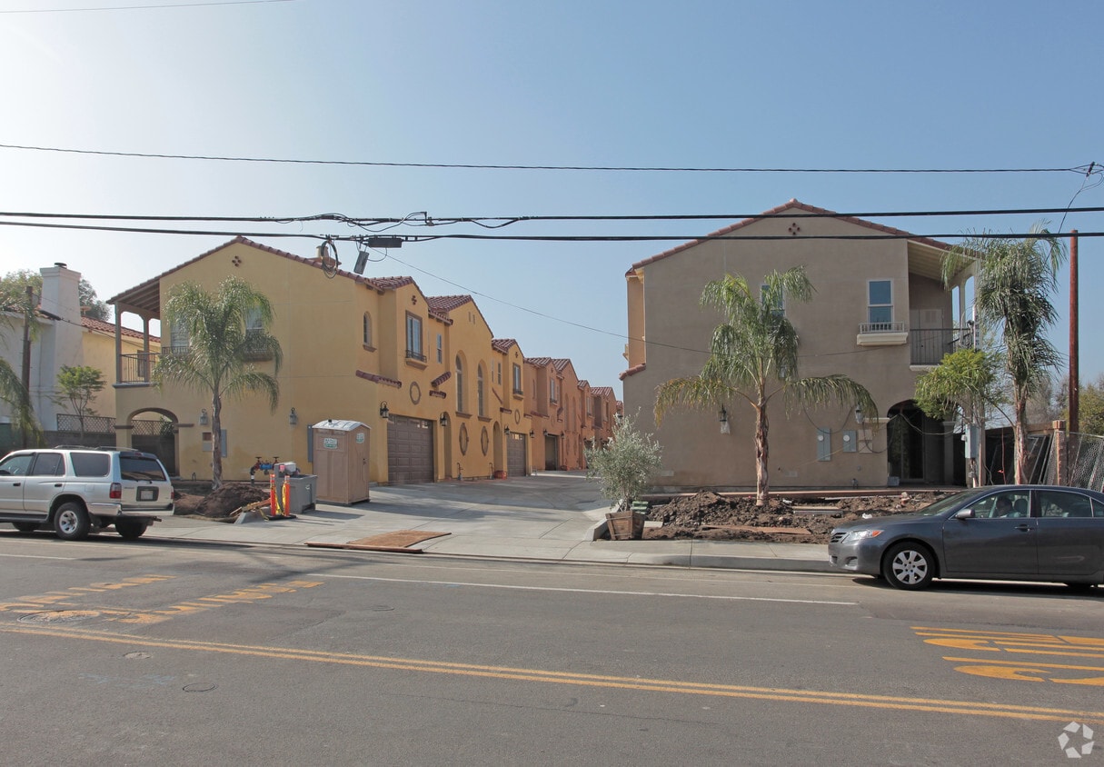 Bella Townhomes Townhomes for Rent Lomita, CA