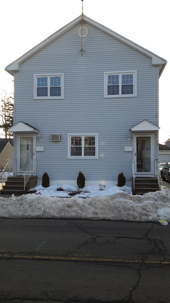 527 Wayne St Unit 2nd floor, Bridgeport, CT 06606 Apartments in