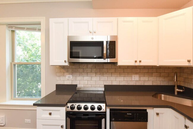 Foto del edificio - 640 W Wrightwood Ave