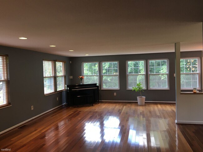 Building Photo - 4 br, 2 bath House - 15304 Good Hope Rd