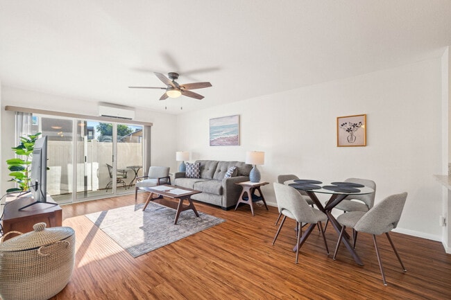 Building Photo - 3030 Suncrest Dr