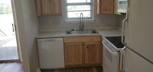 Building Photo - 4345-4347 Santa Anna Dr