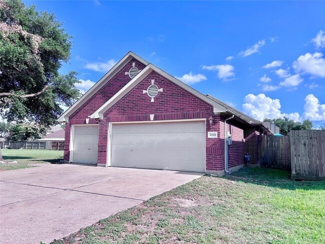 Building Photo - 21111 River Ct Dr