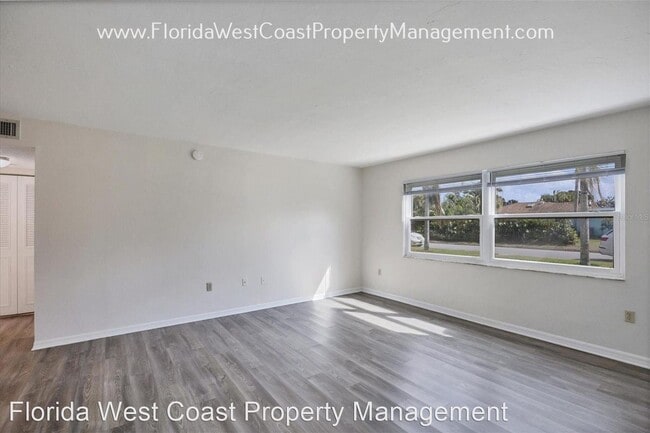 Building Photo - 1 br, 1 bath House - 5800 Hollywood Blvd A...