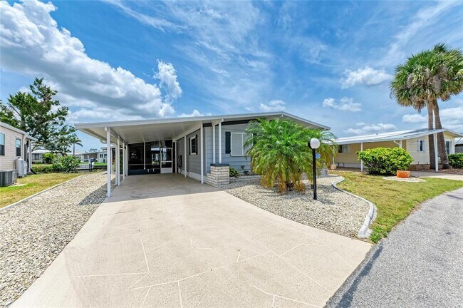 Foto del edificio - 122 Martinique Rd