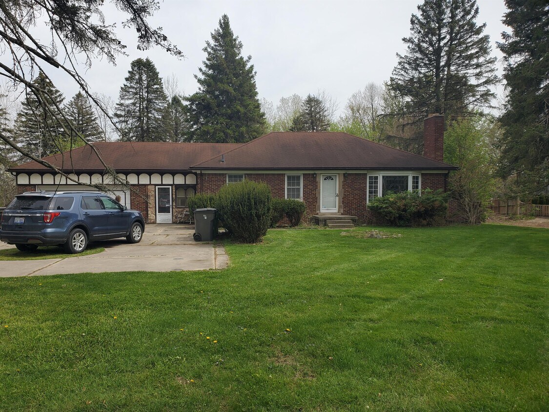 Primary Photo - 38822 Moravian Dr