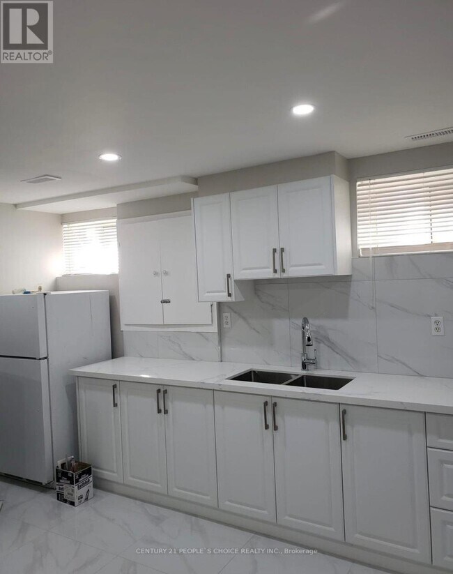 Photo du bâtiment - 147 Bruce Beer Dr