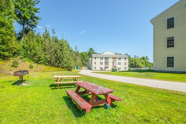 Building Photo - Pine View Apartments