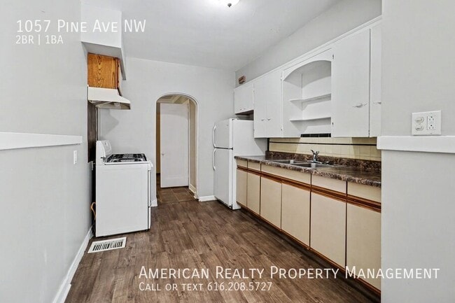 Building Photo - 1057 Pine Ave NW