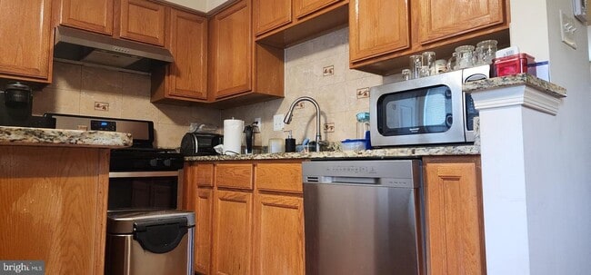 Building Photo - 9385 Ridings Way