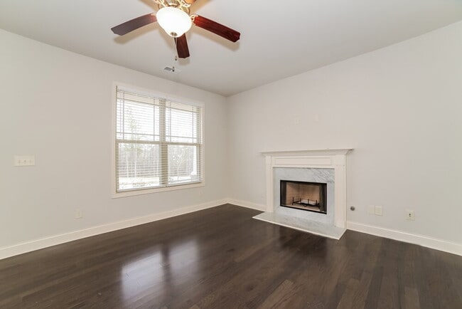 Building Photo - 89 Greatwood Ln