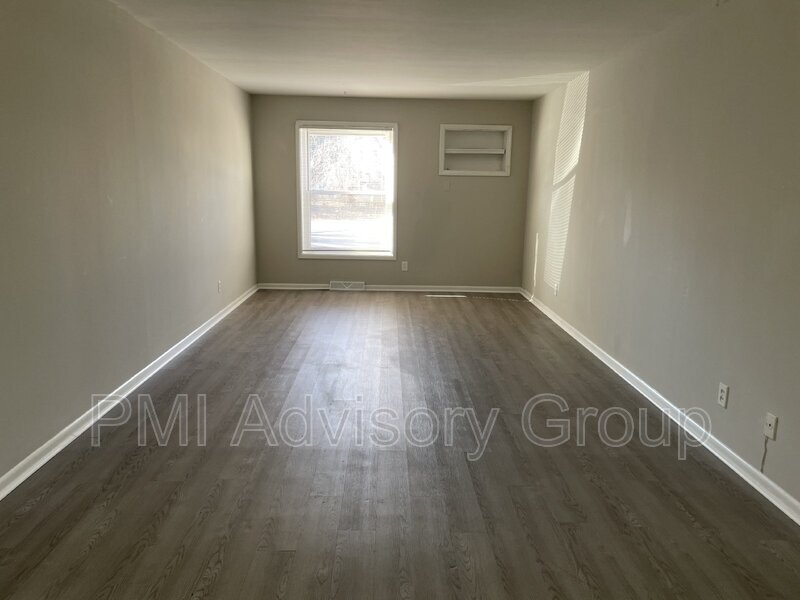 2007 SW Mission Ave Unit 4, Topeka, KS 66604 Condo for Rent in Topeka