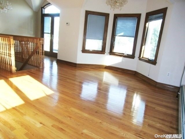 Foto principal - 189-11-189-48 48th Ave