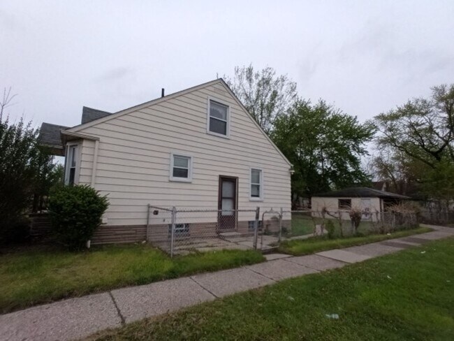 Foto del edificio - 3 bedroom 1 Bath Bungalow - Now Available!