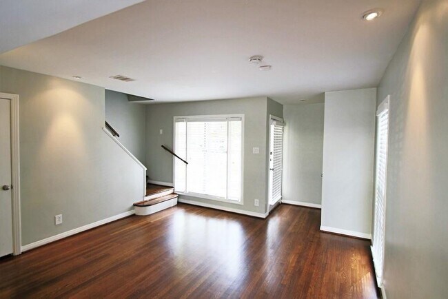 Foto del edificio - 1746 Banks St