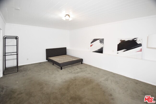 Foto del edificio - 2885 Searidge St