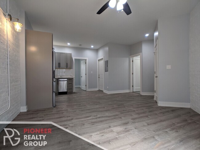 Foto del edificio - 1059 W Glenlake Ave
