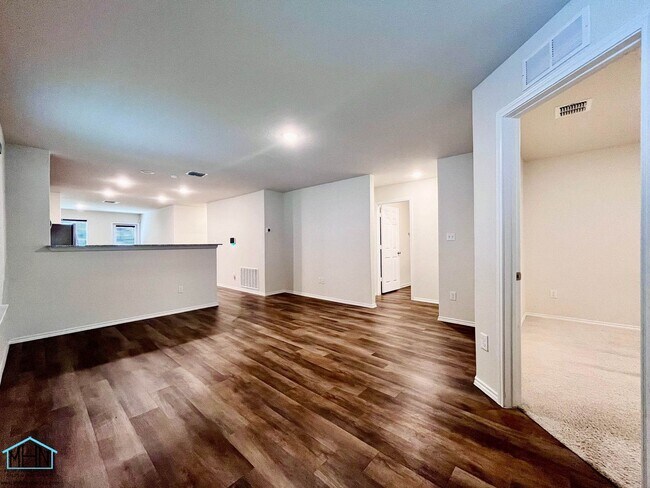 Foto del edificio - Charming 3-Bedroom, 2-Bathroom Oasis Nestled in the Vibrant Heart of San Antonio, Texas!