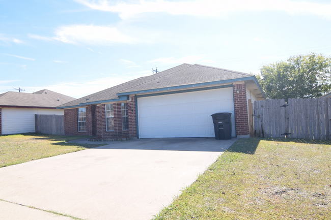 Foto del edificio - 3412 Crescent Dr