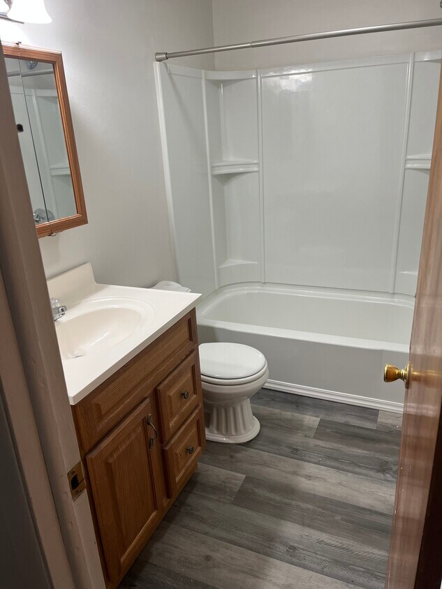 1 bath - 435 Church St
