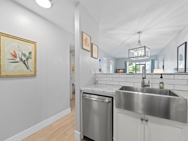 Building Photo - 98321 Windward Ave