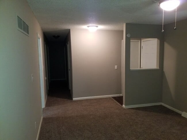 Building Photo - COMING SOON!! Oak Grove 3 Bed 2 Car garage!