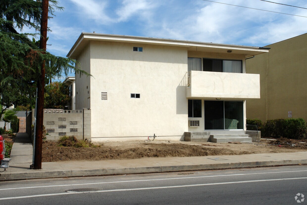 Building Photo - 12531 Chandler Blvd