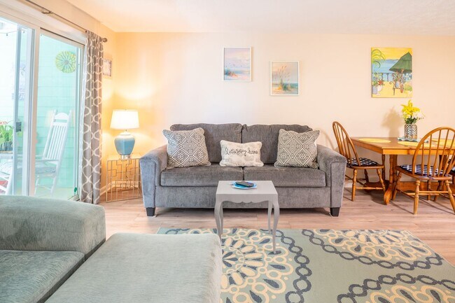 Foto del edificio - FURNISHED OFF-SEASON MONTHLY RENTAL