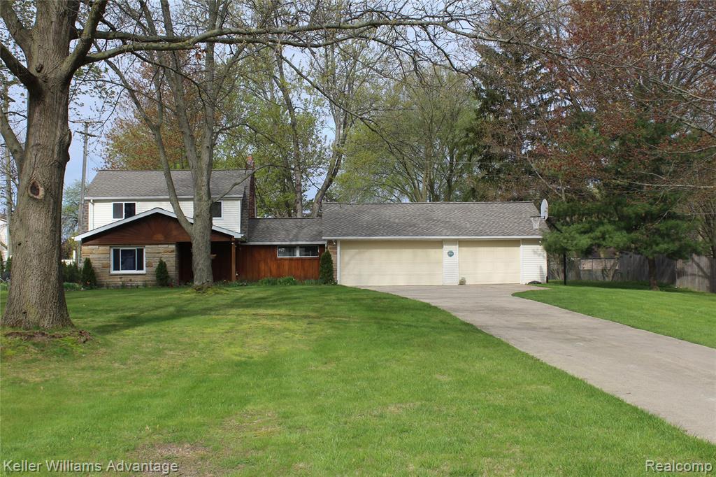 1309 Decker Rd, Walled Lake, MI 48390 House Rental in Walled Lake, MI