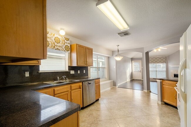 Foto del edificio - 15423 Brock Creek Way