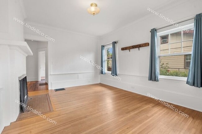 Building Photo - Charming 2-Bedroom Home in Overlook Neighb...