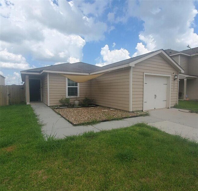 Foto del edificio - 5927 Golden Cove Rd