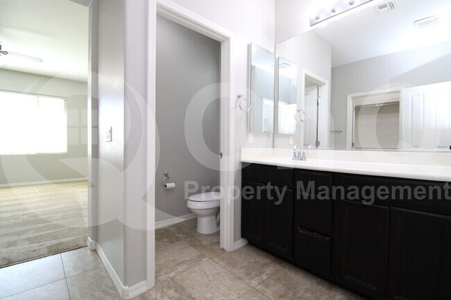 Foto del edificio - 943 E Jacob St