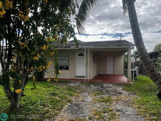 Building Photo - 6154 Flagler St