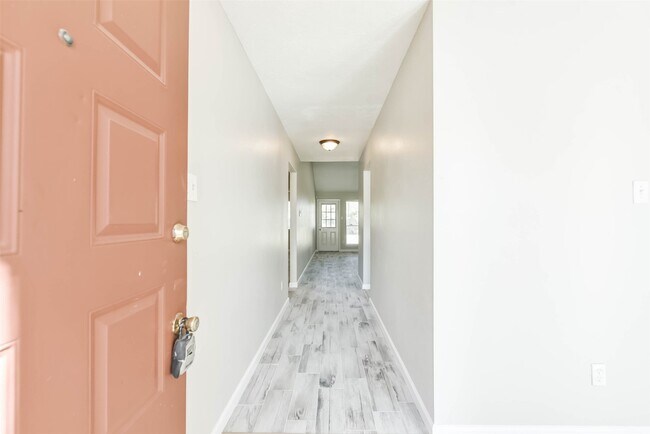 Foto del edificio - 8046 Split Pine Dr