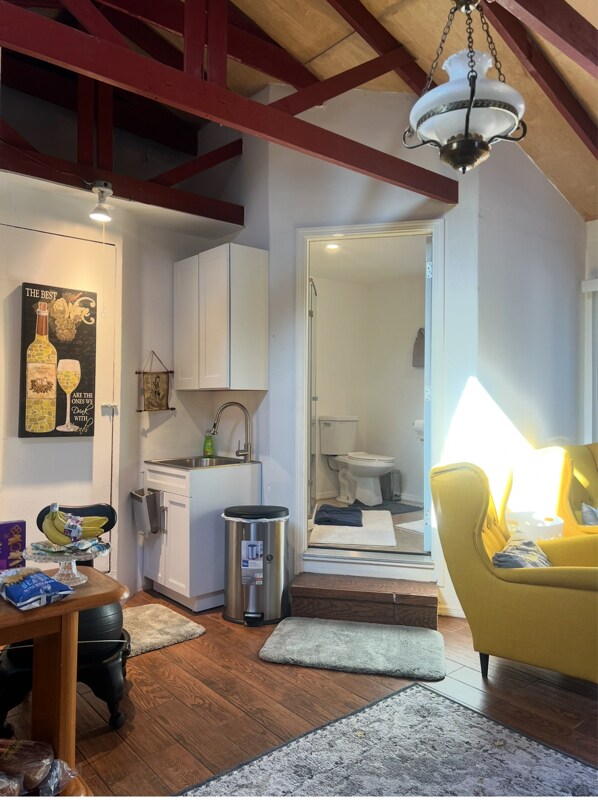 Foto del edificio - 920 Hillcrest Ct