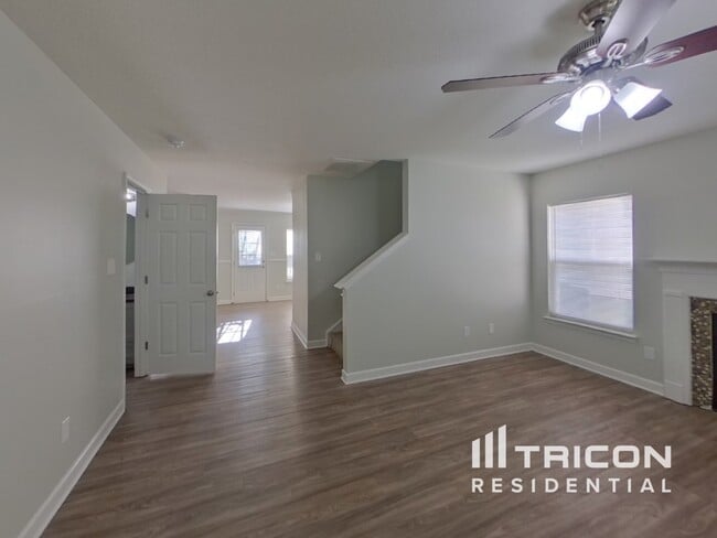 Building Photo - 807 Sinclair Dr