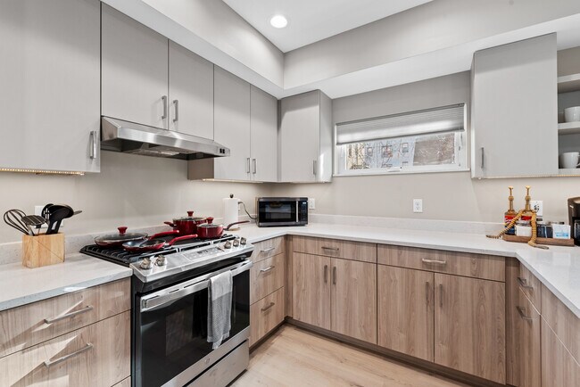 Building Photo - 1815 N Arlington Pl