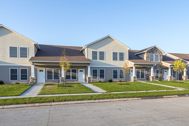 Building Photo - 3326 Glenbrook Cir S