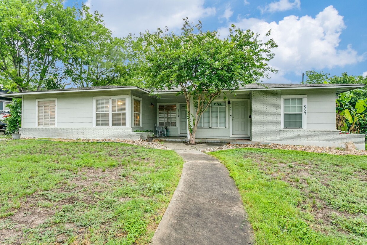 Primary Photo - 2-BEDROOM DUPLEX IN WILSHIRE TERRACE